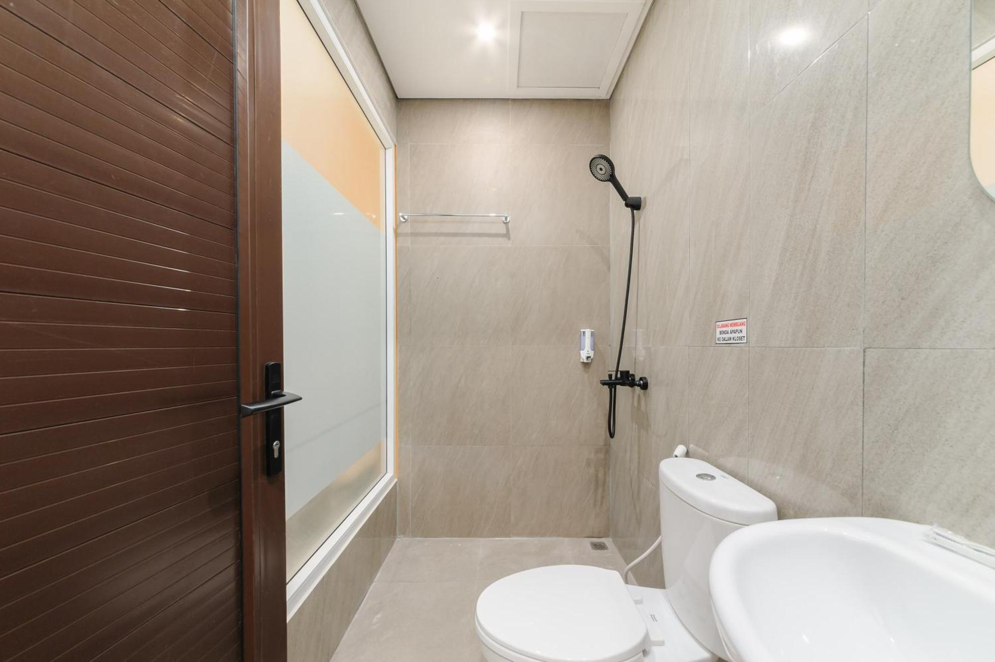 Sans Hotel Tajur Bogor Bantarkamang Exterior foto
